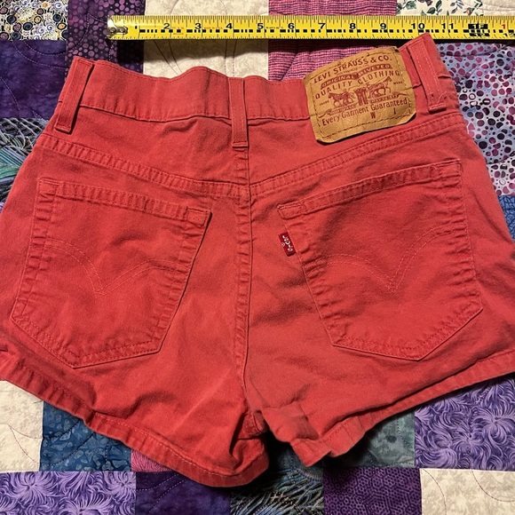 Vintage 1990’s Y2K Levi Shorts Women’s Sz 3 pink - Picture 2 of 9